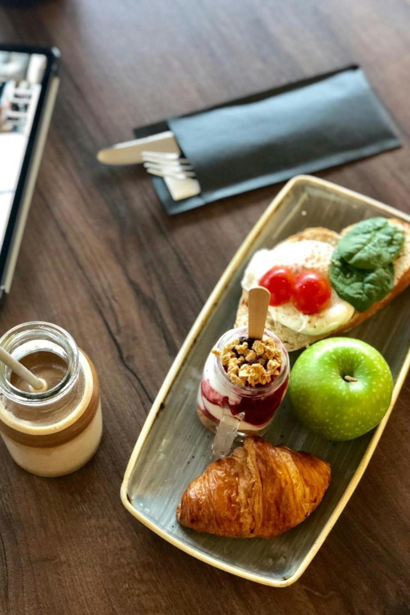 Отель Ac By Marriott Salford Quays